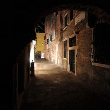 Calle De La Comare Venedig Exteriör bild